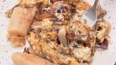 Revuelto de champi�ones, gulas, �y mucho m�s! Descubre esta idea para una cena r�pida y deliciosa