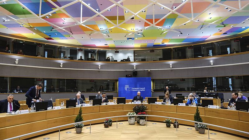 La UE acuerda abrir negociaciones de adhesión con Ucrania y Moldavia y concede el estatus de candidato a Georgia