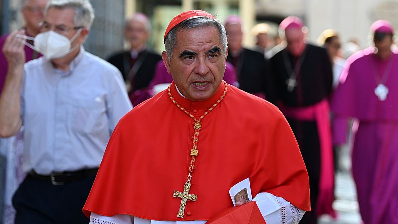 El cardenal Becciu, condenado a cinco años y medio de cárcel por un escándalo inmobiliario