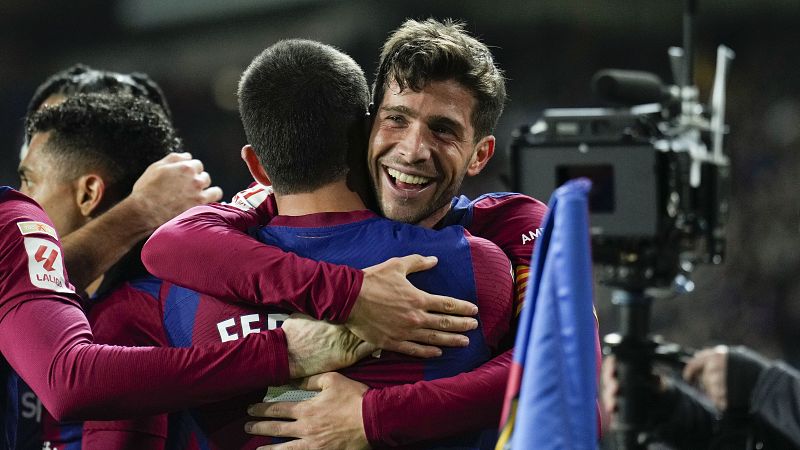Barcelona 3-2 Almería: El Barça salva los muebles y supera por la mínima al Almería