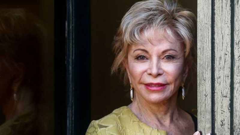 Isabel Allende: "Cualquier autoritarismo funciona sobre la base del miedo"