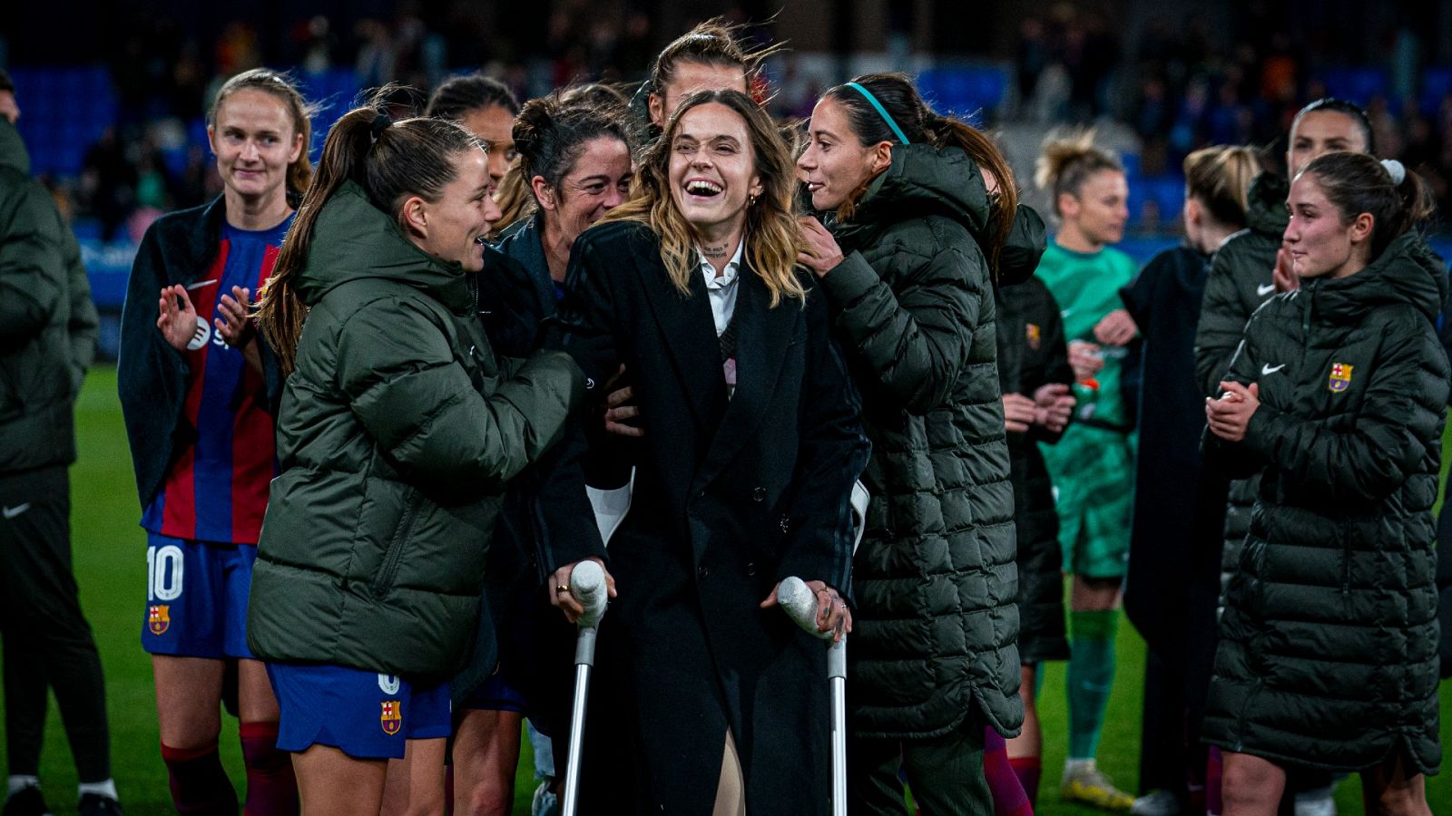 Mapi León anuncia su renovación con el FC Barcelona entre bromas - ver ahora