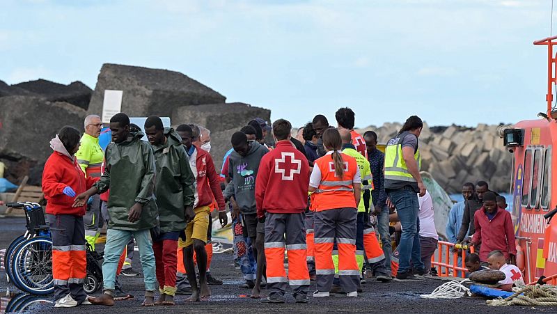 Llegan a Canarias cinco cayucos con 286 personas durante los ltimos tres das