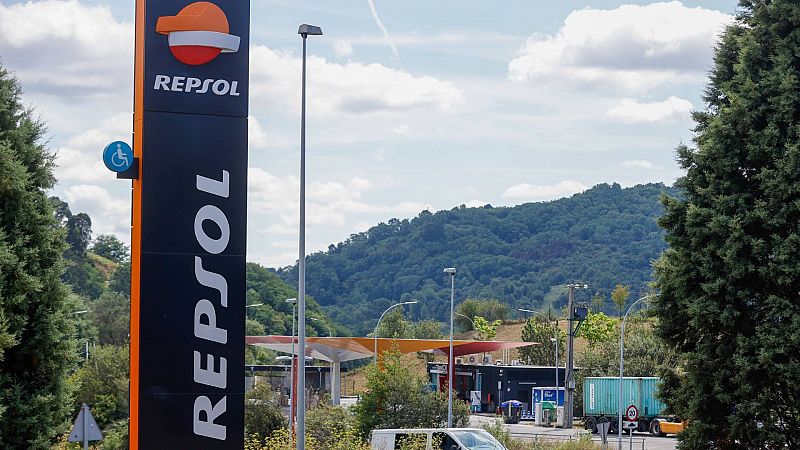 La CNMC investiga a Repsol por un posible abuso para encarecer el combustible a las gasolineras automáticas