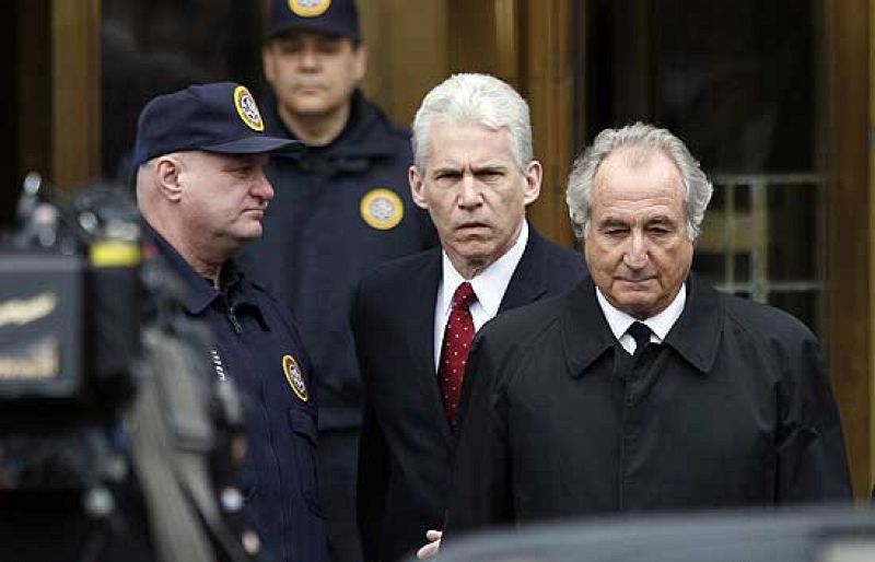 Madoff planea declararse culpable de cargos que conllevan cadena perpetua
