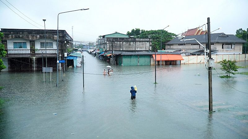 Al menos 4 desaparecidos y más de 20.000 afectados por las inundaciones en el sur de Tailandia