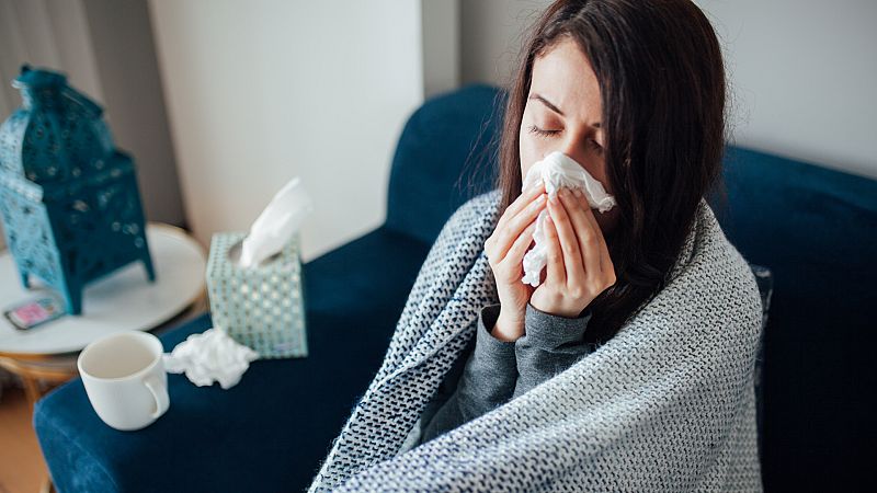 Ante el repunte de gripe y Covid-19 Sanidad recomienda el uso de la mascarilla si hay síntomas