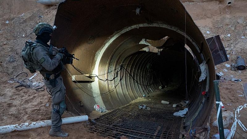 Dentro de uno de los túneles que Hamás usó el 7 de octubre en Gaza: 4 kilómetros de largo y 50 metros de profundidad