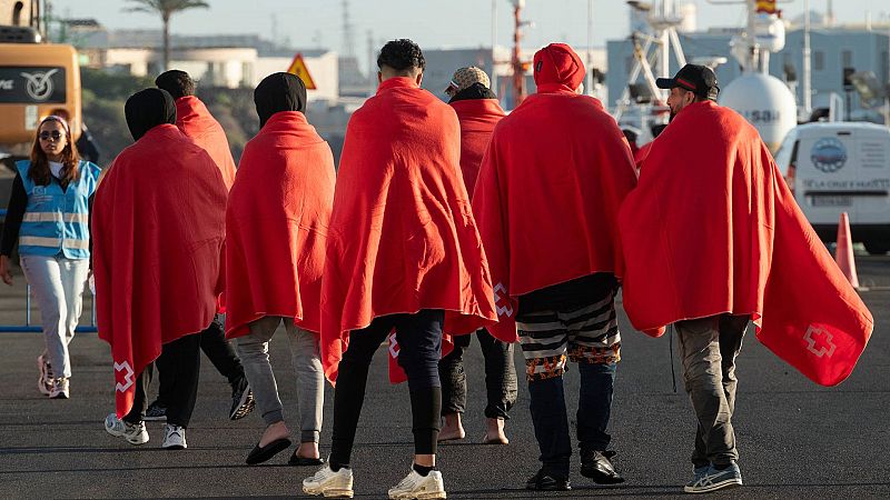 Siete embarcaciones con 350 migrantes llegan a Lanzarote, Gran Canaria y el Hierro en las últimas 24 horas