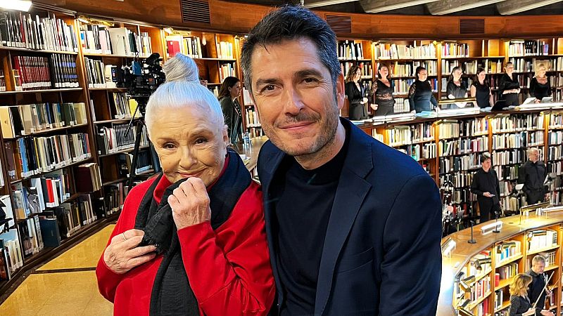 Lola Herrera se mete en la piel de 2023 en el resumen especial del año de los Telediarios