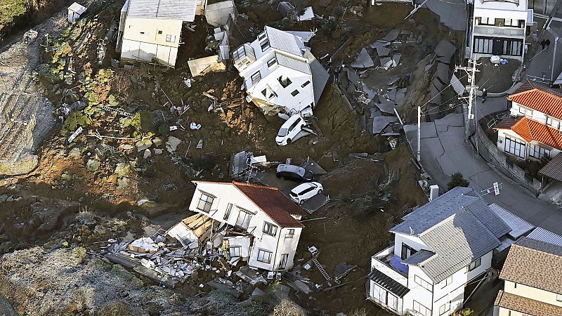 Ascienden a 48 los muertos en el terremoto de Japón y el Gobierno descarta daños en las centrales nucleares