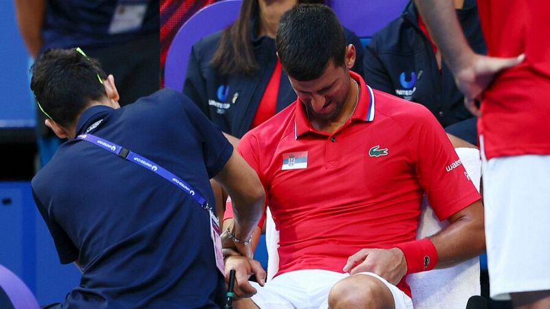 El australiano Alex de Miñaur rompe la racha de un Novak Djokovic dolorido de su muñeca