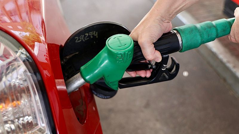 Los carburantes comienzan el 2024 con subida de precio, la primera tras tres meses de caídas
