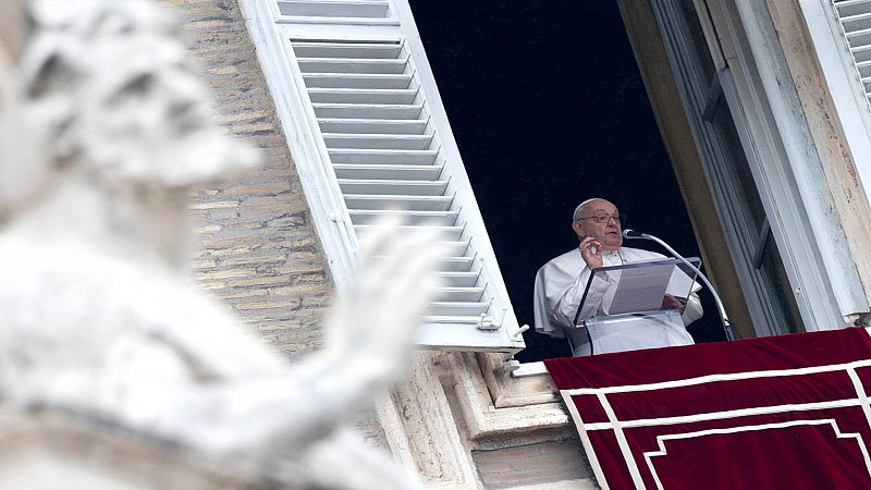 El papa Francisco pide la prohibición total de la gestación subrogada y critica la "teoría de género"