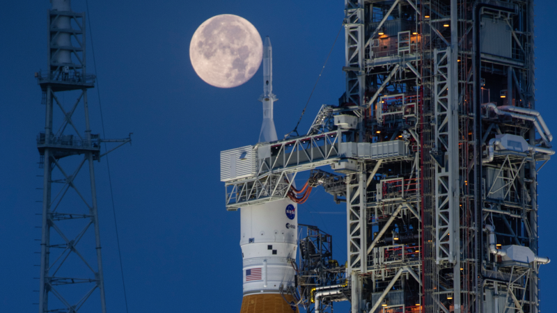 La NASA retrasa un año la misión de regreso a la Luna por motivos de seguridad de la tripulación
