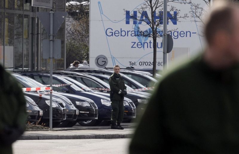 Al menos 16 muertos por un tiroteo en un instituto de Winnenden, en Alemania