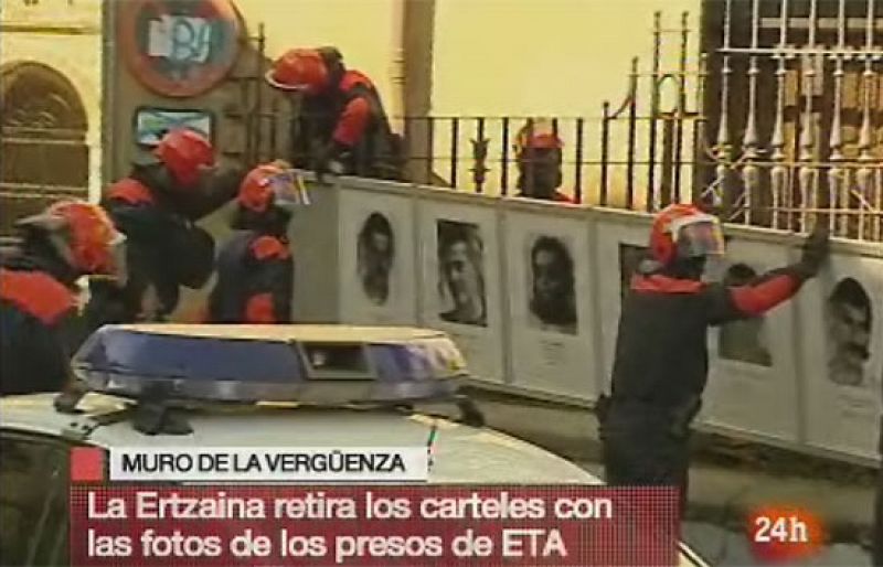 La Ertzaintza retira las fotos del muro de la vergüenza de Mondragón