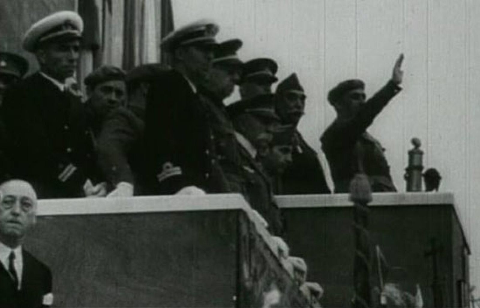 El desfile de la victoria del 1 de abril de 1939 - Fue noticia en el Archivo de RTVE | Ver