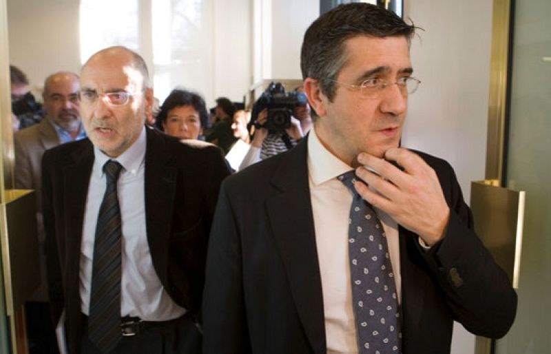 El PSE admite que el PP será su socio preferente mientras ambos partidos ven "avances importantes"