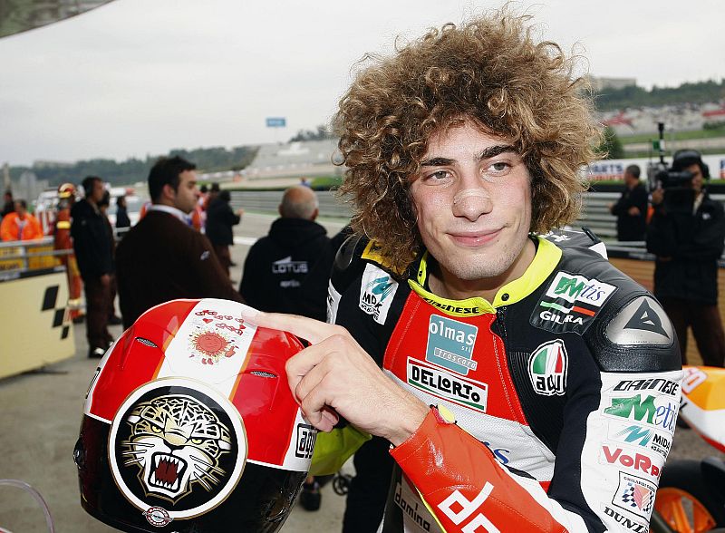 Marco Simoncelli, el piloto de la cabellera imposible
