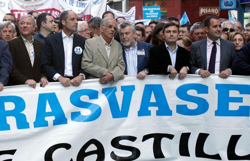 Cientos de miles de personas se manifiestan en Murcia a favor del trasvase Tajo-Segura