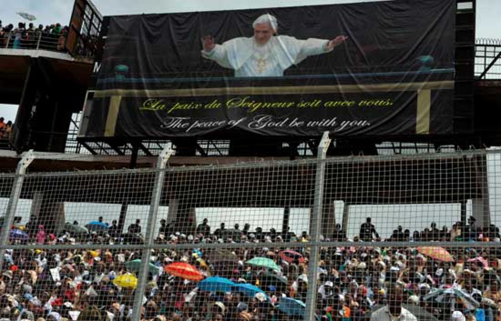 El Papa celebra en Camerún una misa ante cincuenta mil personas | Ver