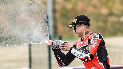 Suberbikes - Assen | Bautista vuelve a ganarlo todo | Ver