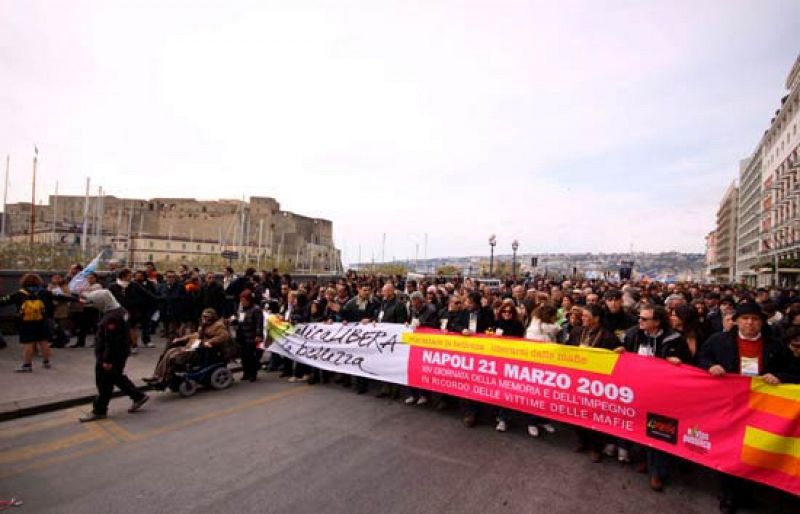 Histórica manifestación contra la Mafia en Nápoles