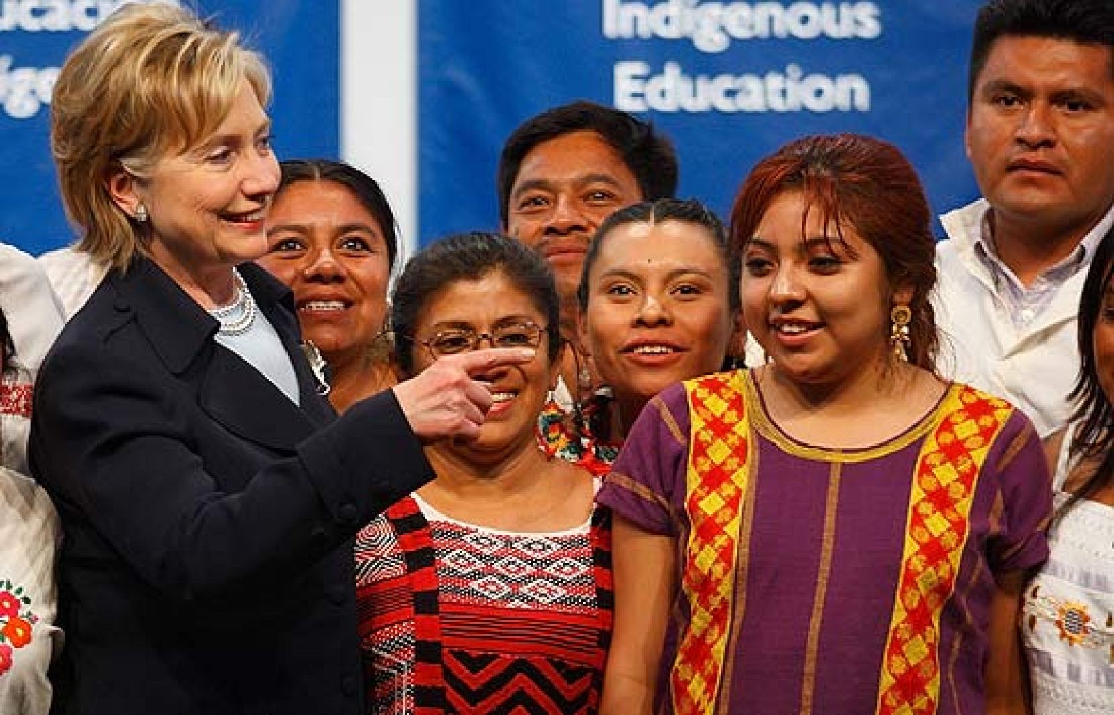 Clinton promete luchar contra el narcotráfico en México | Ver