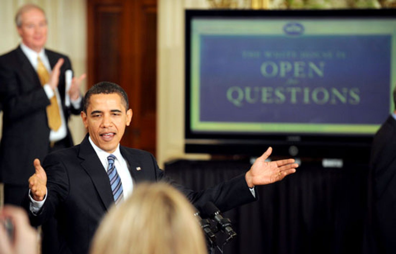 Obama contesta desde la Casa Blanca a las preguntas que los ciudadanos envían por internet | Ver