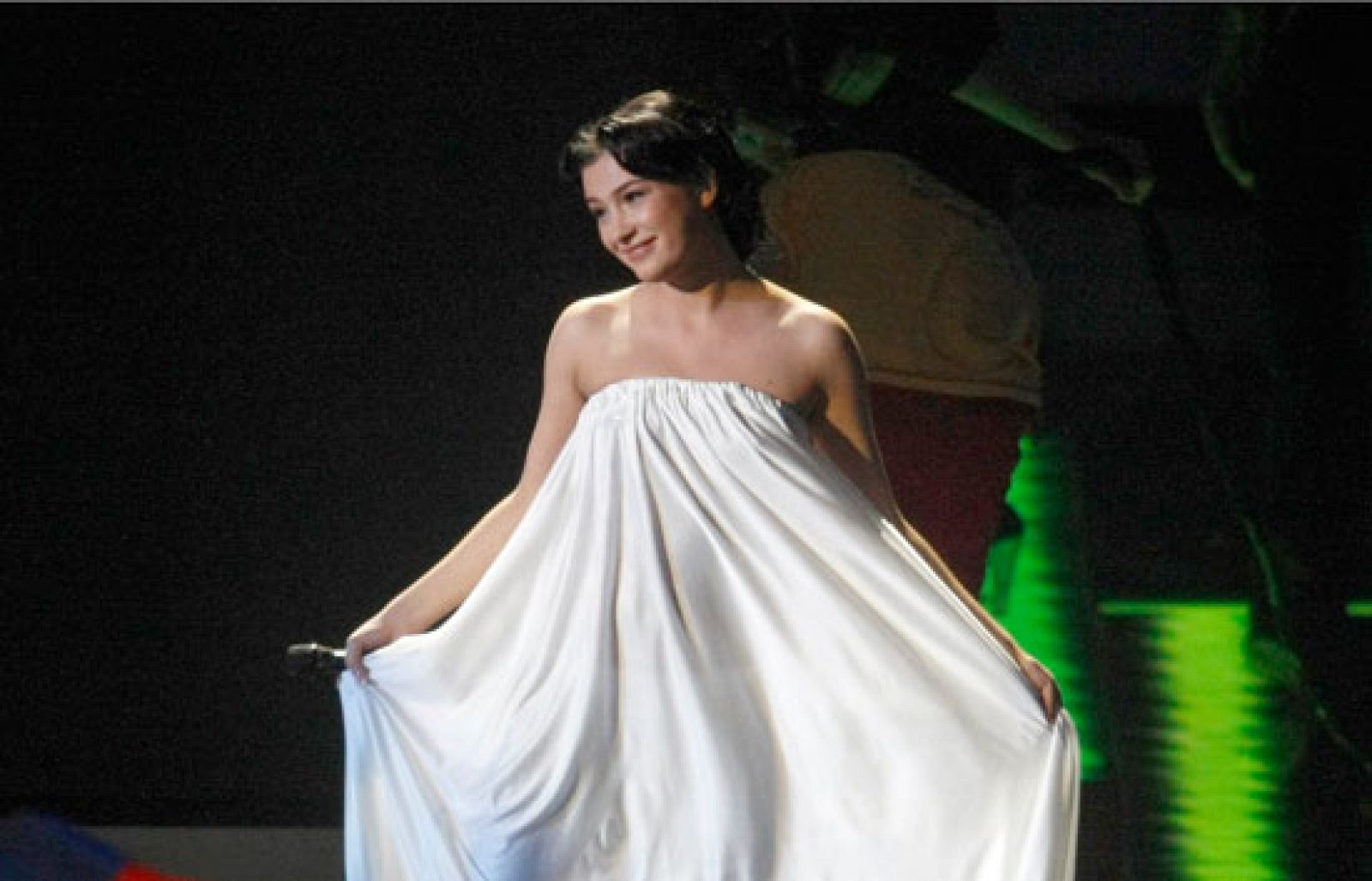 Final de Eurovisión 2009 - Rusia: "Mamo"