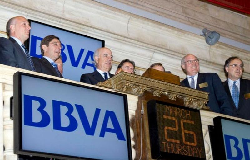 El presidente de BBVA protagoniza la apertura de Wall Street y ve "obligatorio" tener éxito en EE.UU.