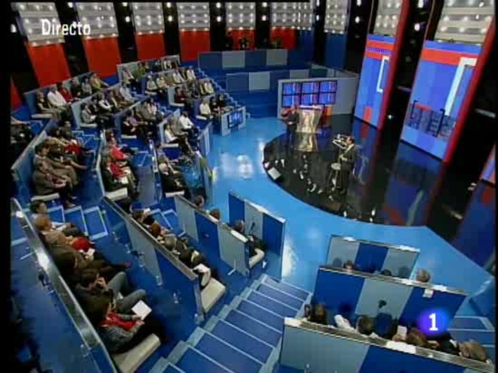 Tengo una pregunta para usted - Con un Gobierno desbordado, las encuestas dan un empate entre el PSOE y el PP' - Tengo una pregunta para usted | Ver