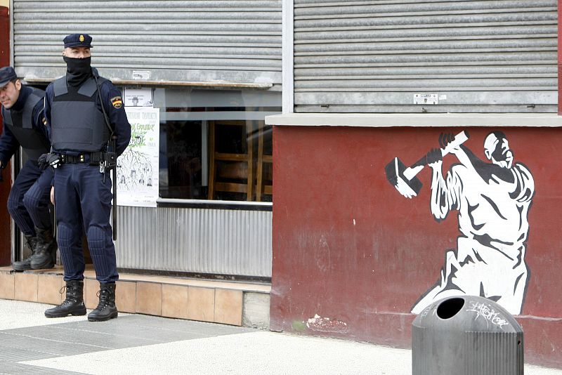 Dos detenidos relacionados con la violencia callejera en Vitoria