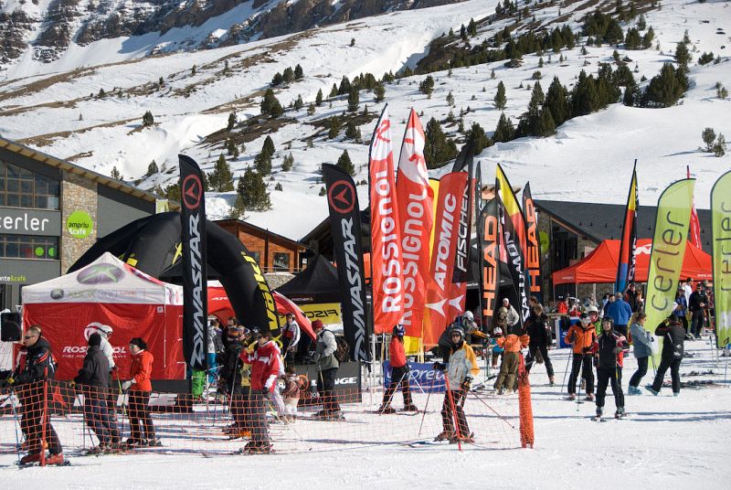 Las agencias de viajes tiran de oferta para amortiguar la crisis en Semana Santa