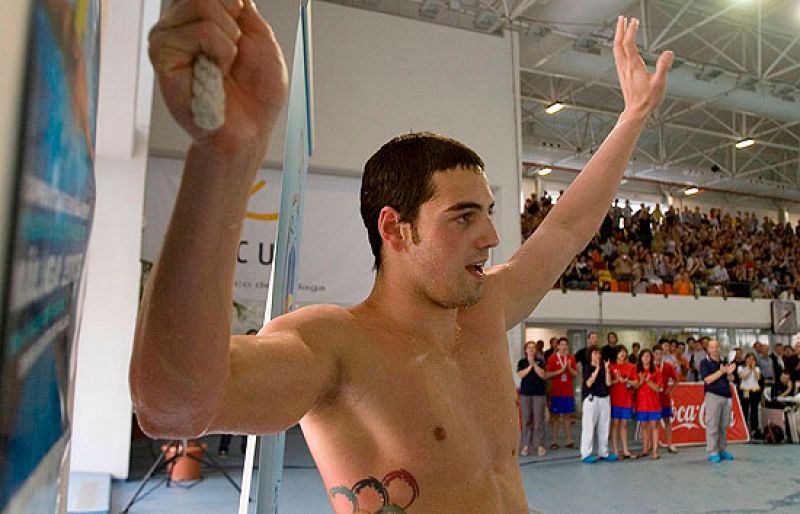 Rafa Muñoz consigue la mejor marca mundial del año en los 100 mariposa