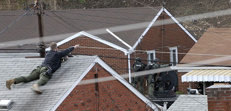 El tiroteo en el que murieron tres policías en Pensilvania se originó por un perro