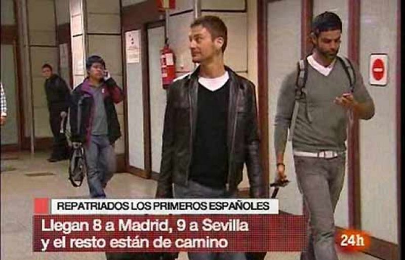 Los españoles afectados por el terremoto se ayudaron entre sí para escapar con vida