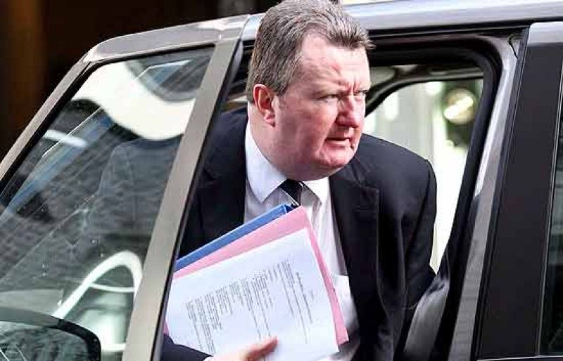 Dimite el jefe antiterrorista de Scotland Yard por precipitar por un descuido las últimas detenciones