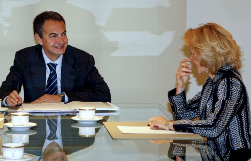 Zapatero acuerda con sus vicepresidentes acelerar las medidas anti-crisis y la financiación autonómica