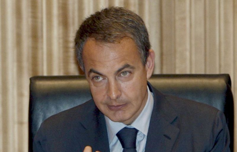 Zapatero: "Entramos en una segunda fase contra la crisis más compleja pero más esperanzadora"