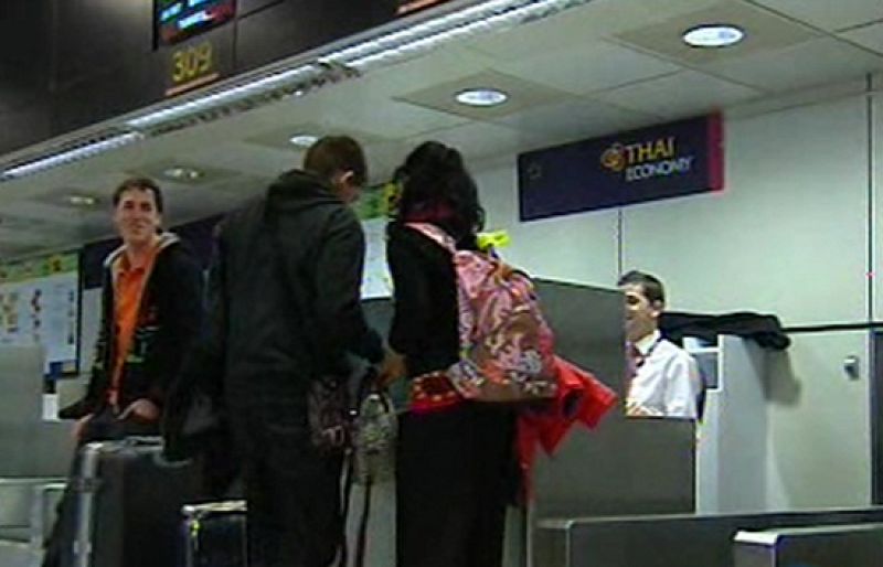 La mayoría de los turistas españoles mantienen sus planes y viajan a Tailandia