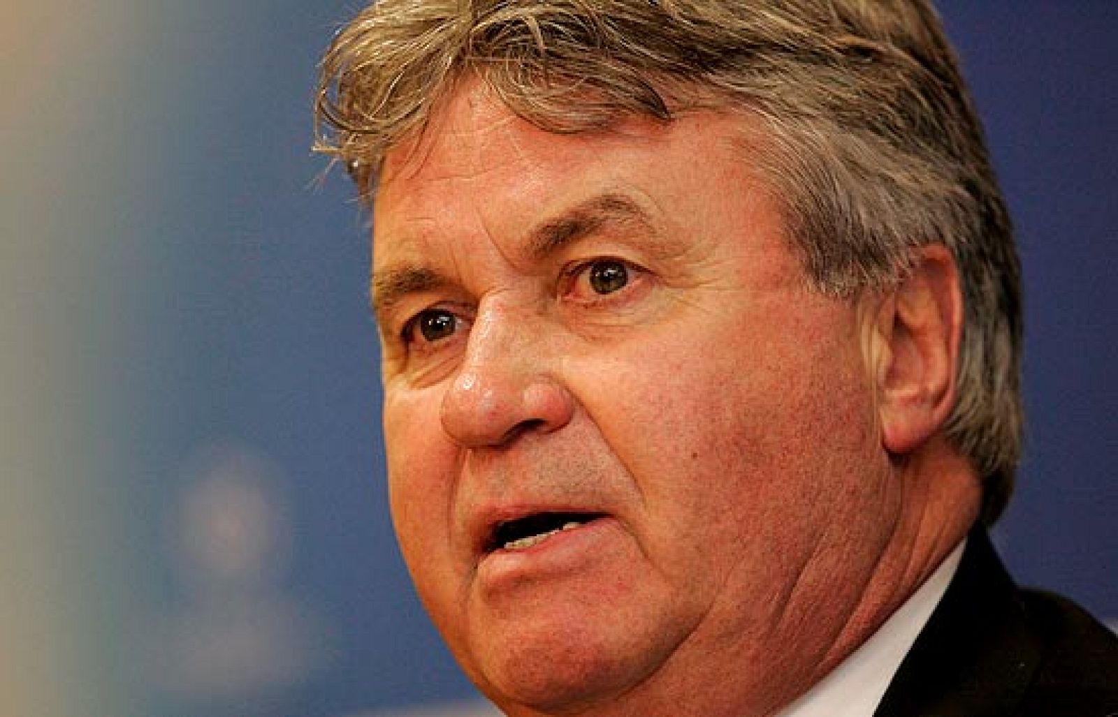 Hiddink: 'El Barcelona es un equipo muy peligroso' - Champions League | Ver