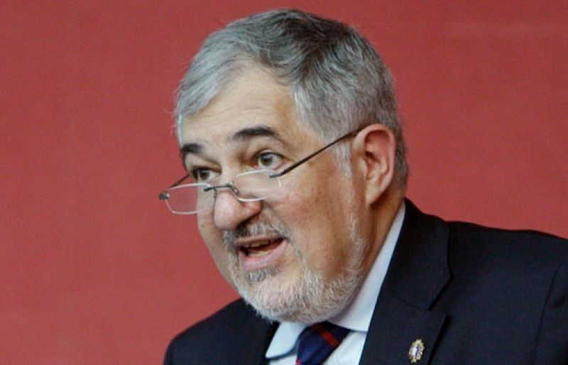 Pumpido y Velázquez zanjan la polémica por la "pequeña descoordinación" en la lucha contra ETA