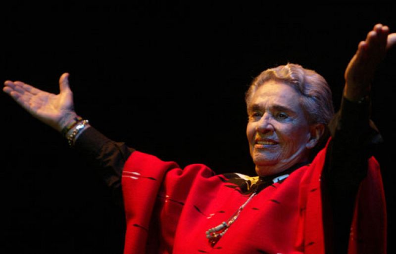 La cantante Chavela Vargas cumple 90 años
