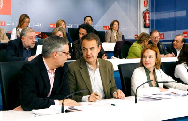 Zapatero: "Mayor Oreja, de la mano de Bush, nos alejó del corazón de Europa"