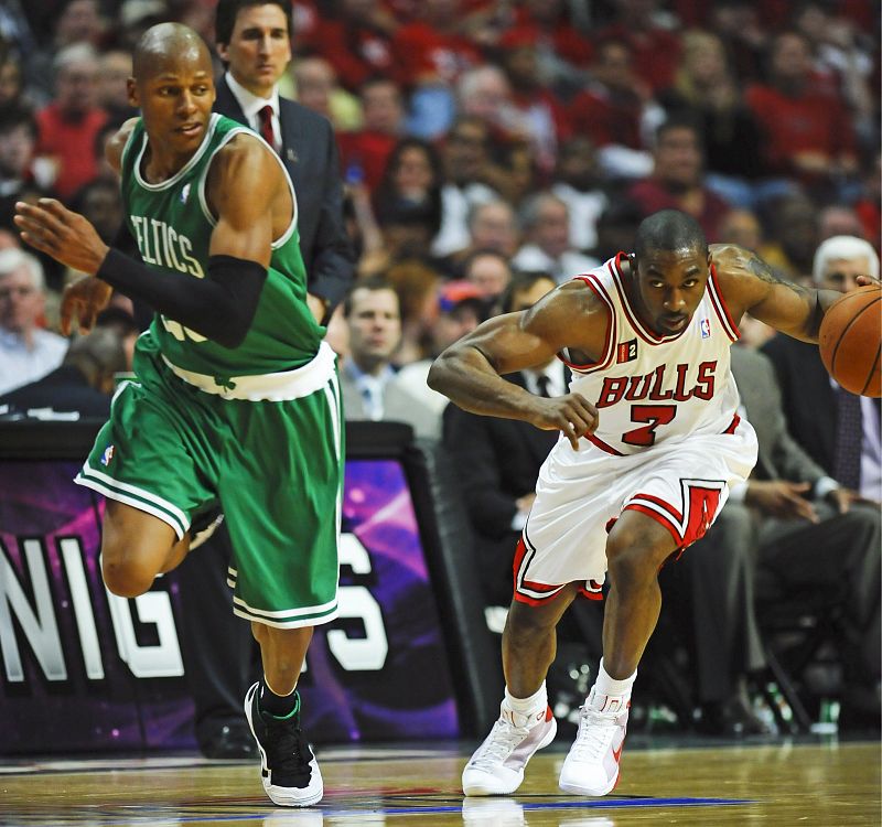 Los Celtics ganan con autoridad a los Bulls
