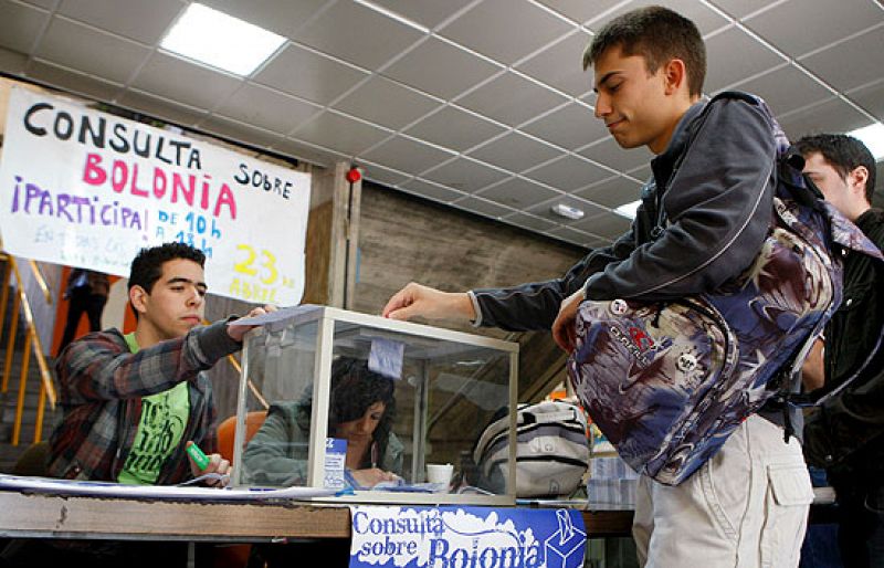 Los alumnos de la Complutense votan 'no' a Bolonia