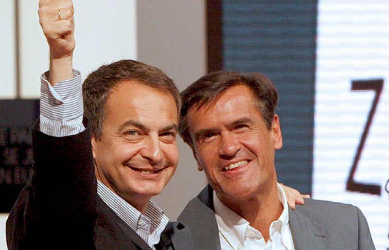 Zapatero no aceptará "chantajes" ni "cantos cínicos" de los que le piden reducir el gasto social