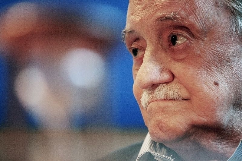 Mario Benedetti vuelve a ingresar por problemas de salud en un hospital de Montevideo